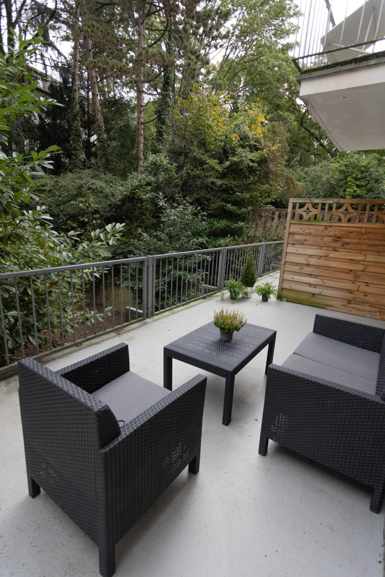Central Apartment With Terrace And A Free Parking 뒤스부르크 외부 사진